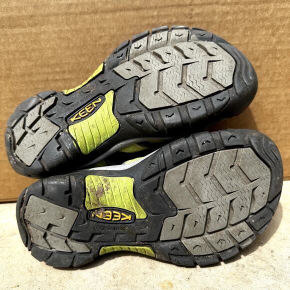 Keen Newport H2 Outdoor Sandals Hiking Closed Toe Waterproof Yellow Green 6 main image 3